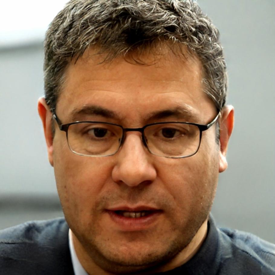 Portrait de Marc Dubois, utilisateur satisfait